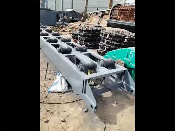 勾（gōu）機鏈（liàn）條提升機（挖機鏈條洗（xǐ）沙機）