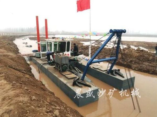 絞（jiǎo）吸清淤設備